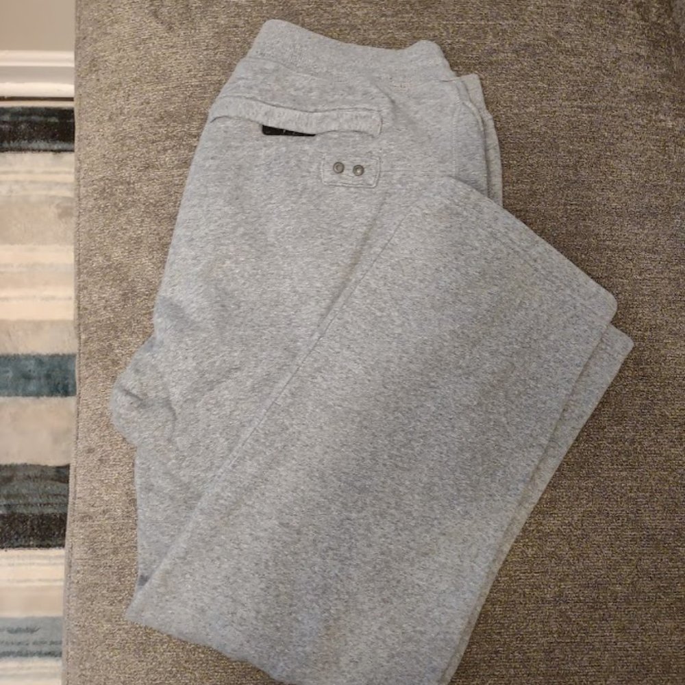 Like new Grey Comfy Converse sweat pants LG